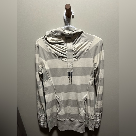 Lululemon pull over - Picture 1 of 3